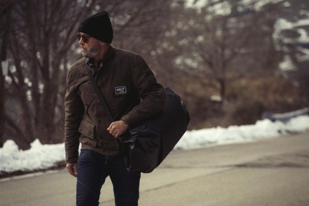 Torba motocyklowa Khali-duffle-bag-30l-TPU-lifestyle3.jpg